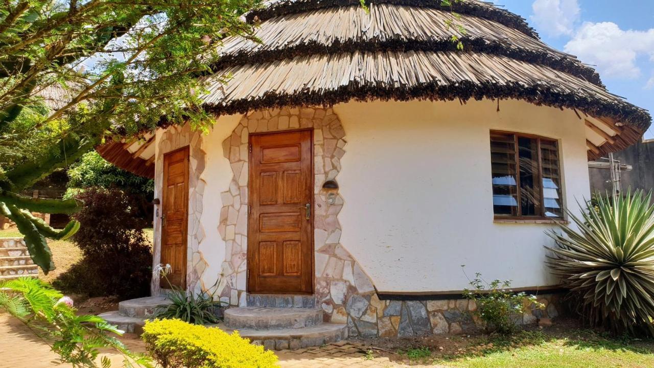 Banda Lodge Masaka Eksteriør bilde